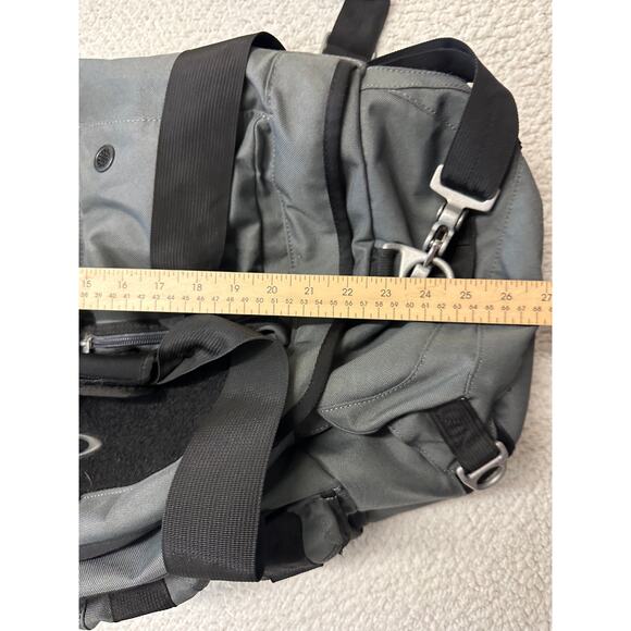 Oakley Mechanism Duffel Bag Grey Tactical Field Gear Large Pack - Picture 7 of 15